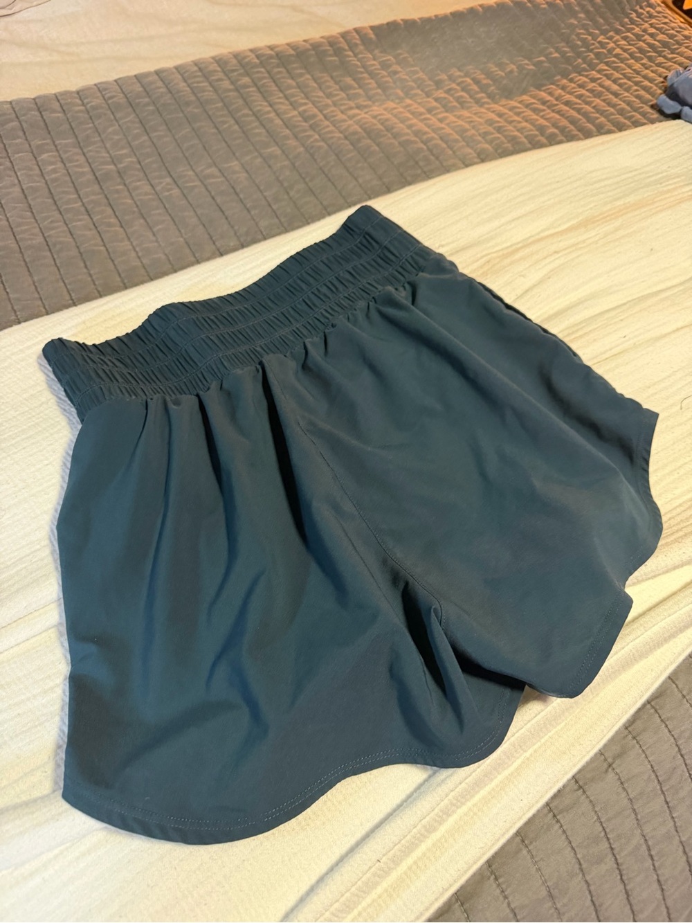 Nike Women’s Teal Elastic-Waist Athletic Shorts - Picture 3 of 3